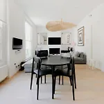 Calm Diva 2 Bedroom Apartment In Notting Hill